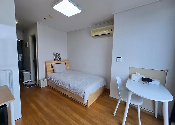 The Closest To Metro, Sinchon Urban Nest For You! #신촌 #sinchon #홍대 #hongdae Seúl